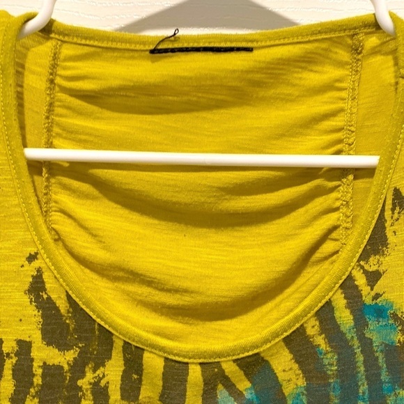 Boho top blouse with sparkly studs ruffled back and sleeves chartreuse green M
C - Picture 6 of 7